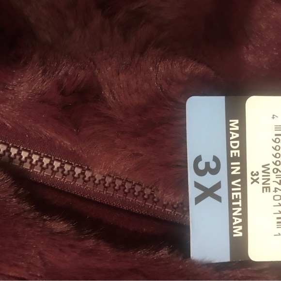 Nicole miller (2)reversible women’s faux fur vest (NO offer) please - Picture 12 of 16